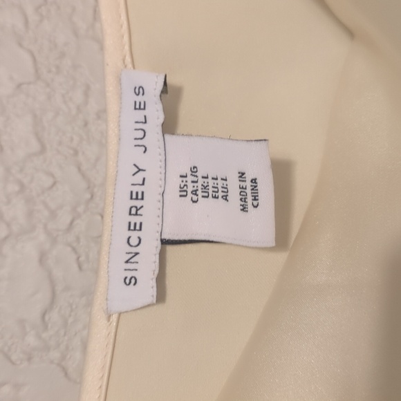 Sincerely Jules gold satin like cowl neck sleeveless bodysuit - Picture 6 of 8